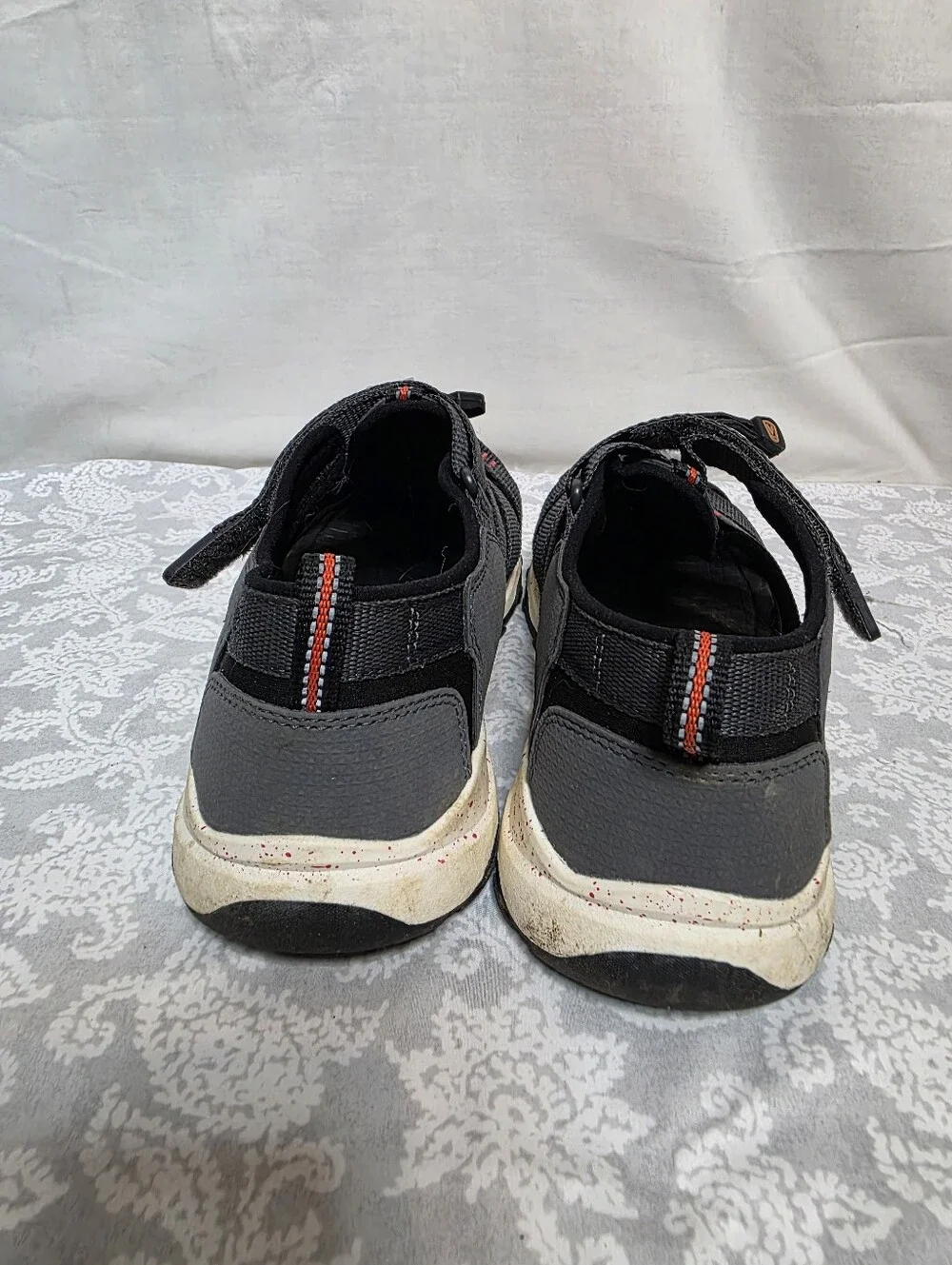 KEEN Newport Neo H2 Boys sandals Gray Size 7 Hiking Water Sandals